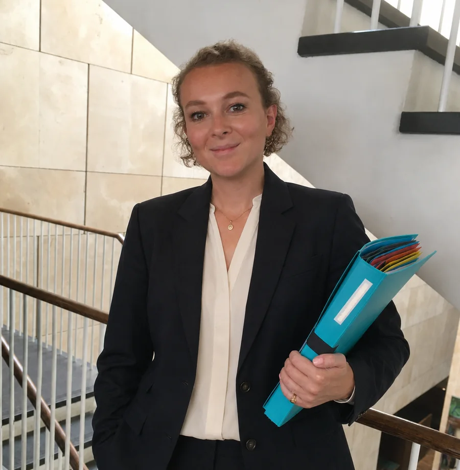 Maître Juliette Saint-Père, avocate au Barreau de Saint-Étienne
