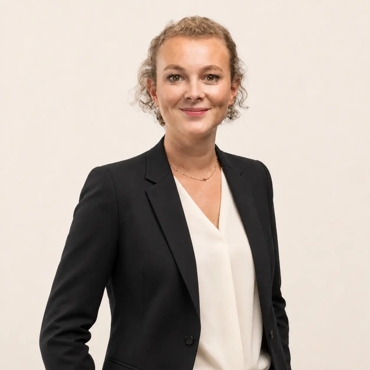 Portrait de Maître Juliette Saint-Père, avocate à Saint-Étienne
